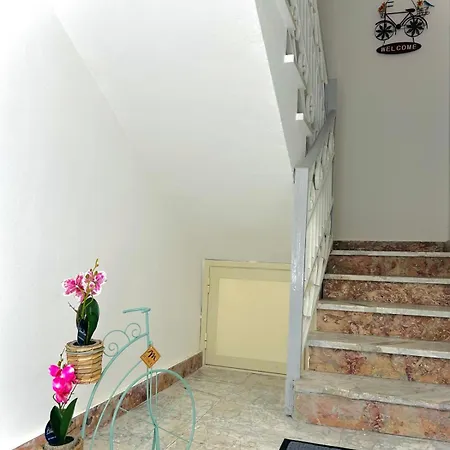 Casa Turistica Santa Rosalia شقة Regalbuto